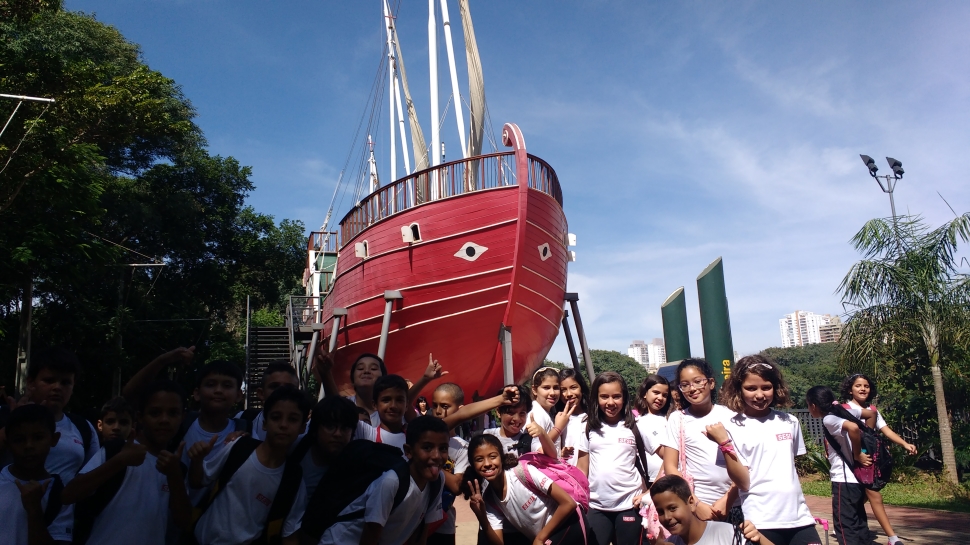 Alunos do Sesi Itu visitam planetário em Campinas