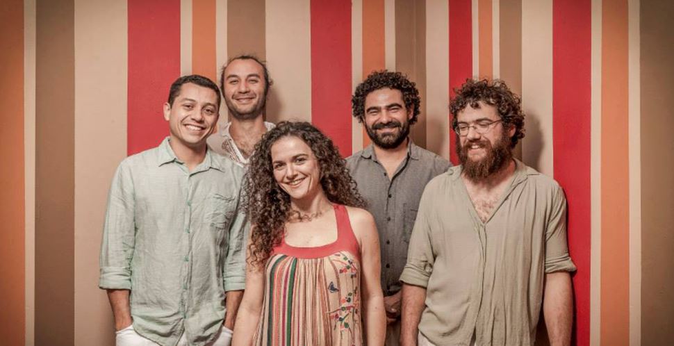 Sesi Itu recebe a Banda Namoradeira