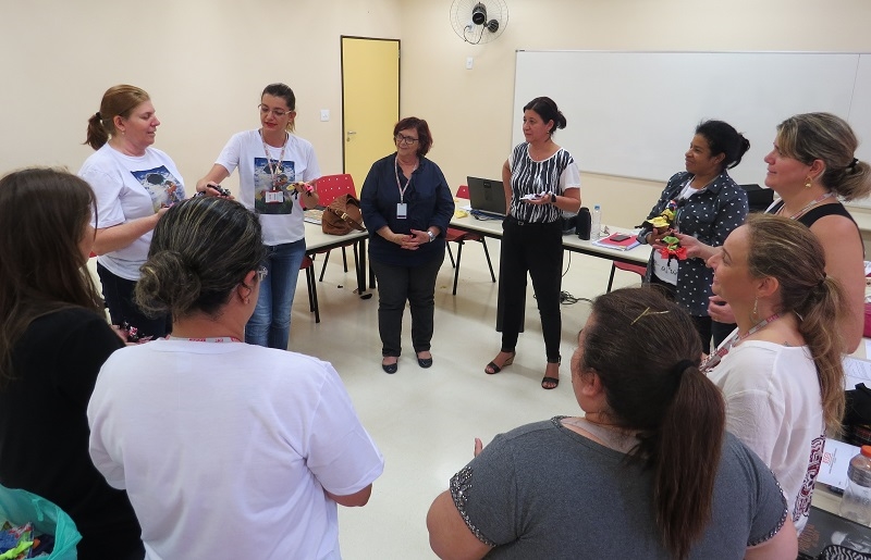 Docentes do SESI-SP de Jaú participam da Oficina “Bonecas Abayomi”