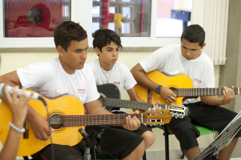 OFICINAS GRATUITAS DE VIOLÃO E DE UKULELE - Inscrições abertas!