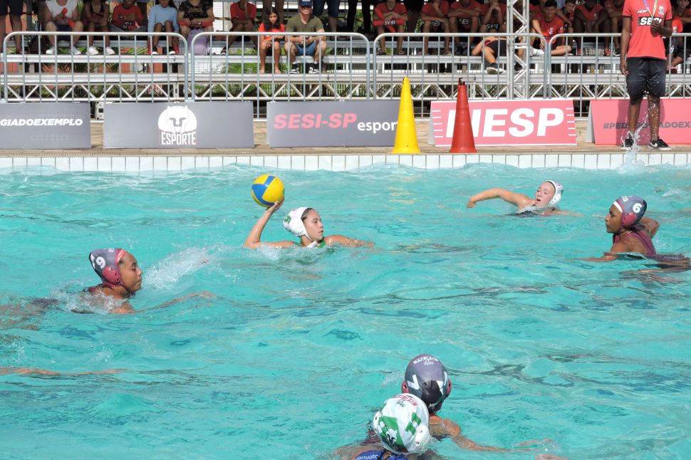 Liga de Treinamento de Polo Aquático reúne 360 atletas no SESI Jundiaí