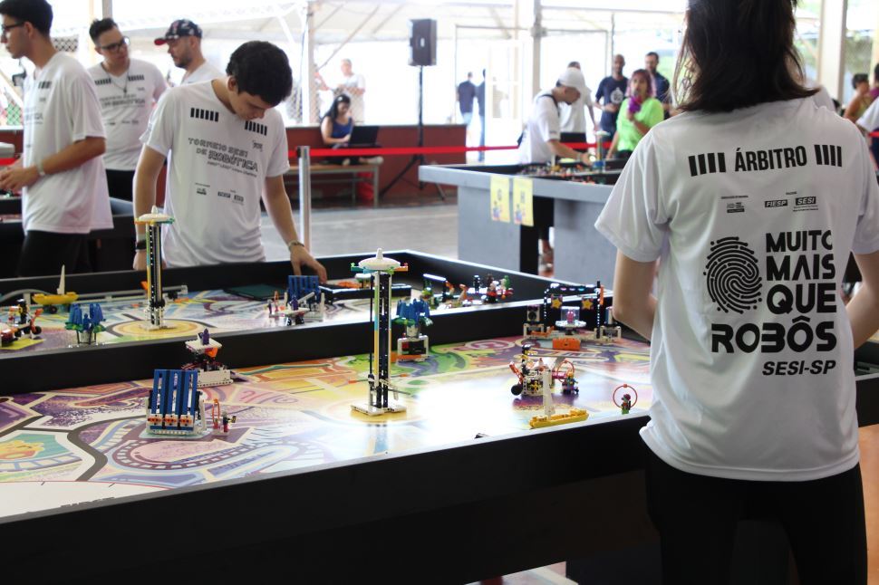 Sesi-SP realiza seletivas regionais do Torneio de Robótica nas modalidades F1 in Schools e First Lego League em Jundiaí