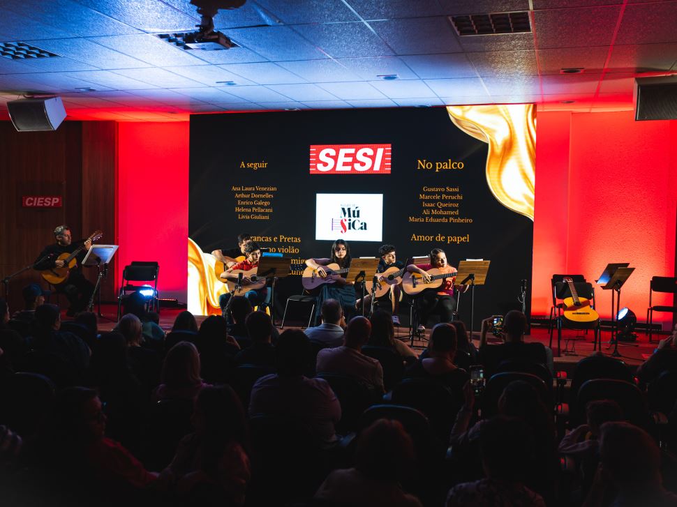 Encerramento semestral das turmas de Cordas Dedilhadas emociona público no CIESP Jundiaí