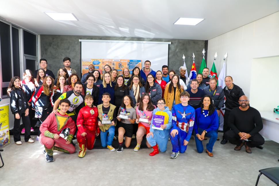 Equipe SESI Heroes apresenta projeto campeão mundial de robótica para colaboradores do Centro de Atividades do SESI Jundiaí