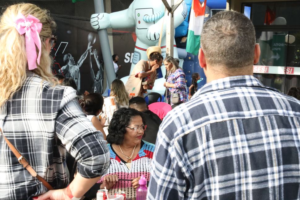 Festa Julina do SESI Santana de Parnaíba reúne famílias em um dia de cultura, música e tradição