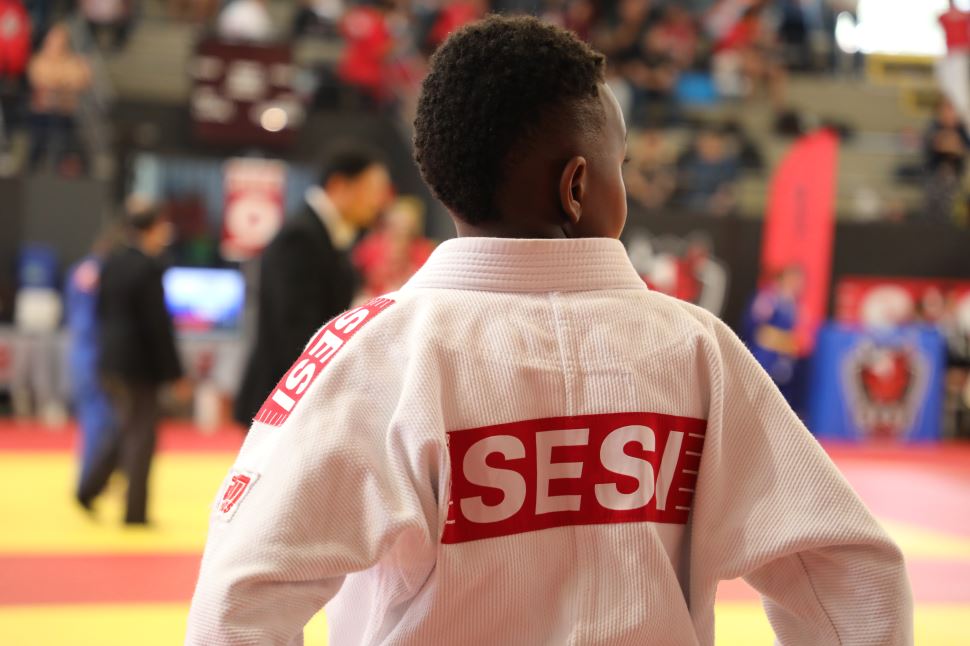 Judô reúne jovens atletas no CAT SESI Jundiaí durante etapa da Liga SESI-SP 