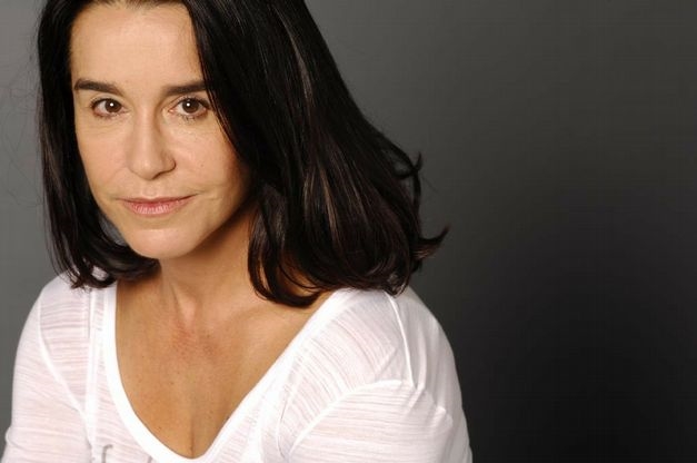 LUCÉLIA SANTOS MINISTRA OFICINA DE TEATRO NO SESI SÃO JOSÉ DOS CAMPOS 