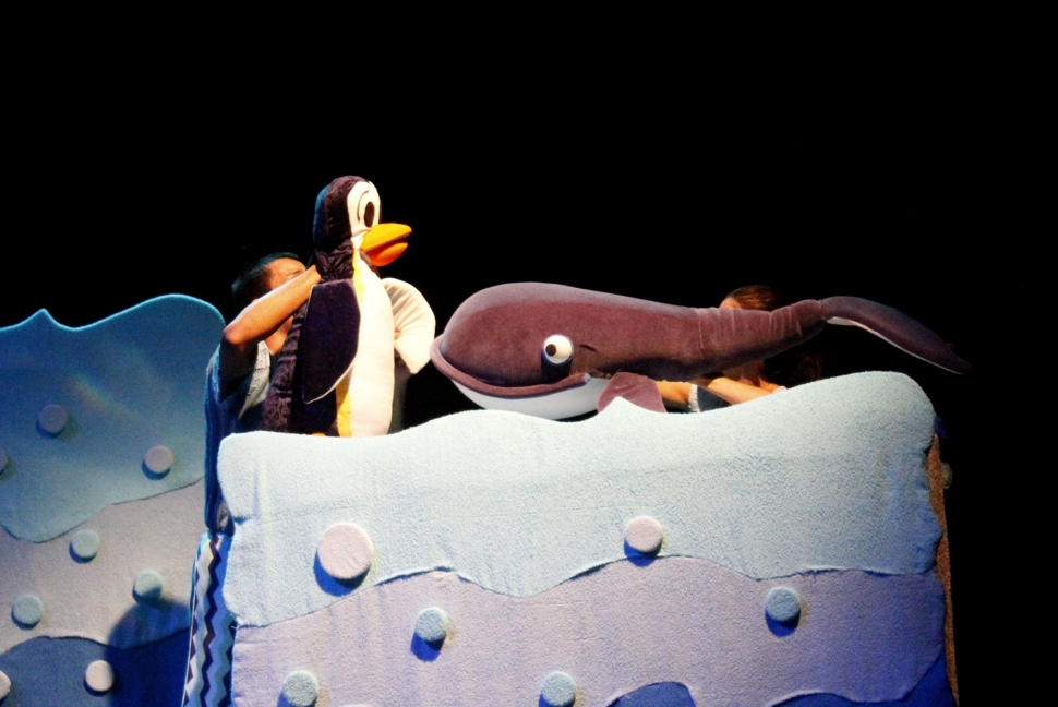 Espetáculo da Pia Fraus, em cartaz no SESI São José dos Campos, faz uma viagem ao universo marítimo