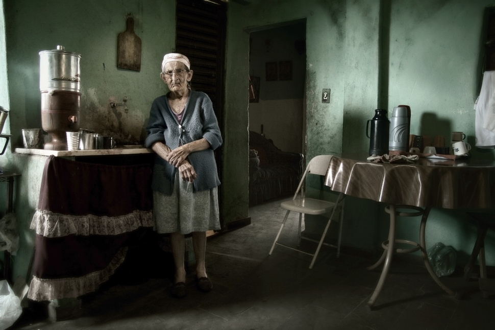 Memória oral e visual de comunidade mineira é tema de exposição em cartaz no SESI São José dos Campos