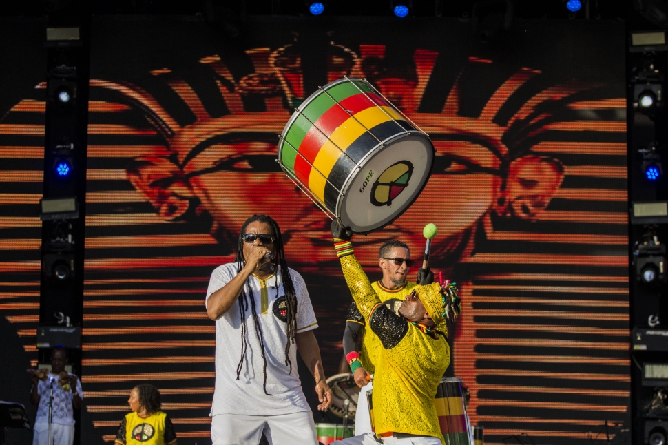 OLODUM TRAZ O RITMO BAIANO AO PALCO DO SESI SÃO JOSÉ DOS CAMPOS