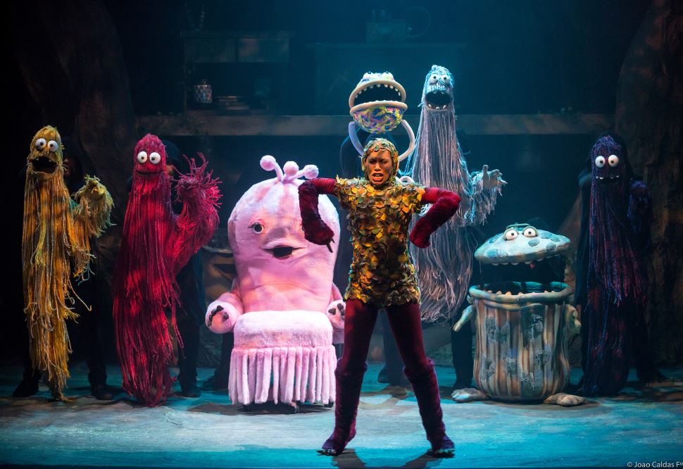 SESI SÃO JOSÉ DOS CAMPOS RECEBE SEIS SESSÕES DO ESPETÁCULO INFANTIL QUE MONSTRO TE MORDEU? 