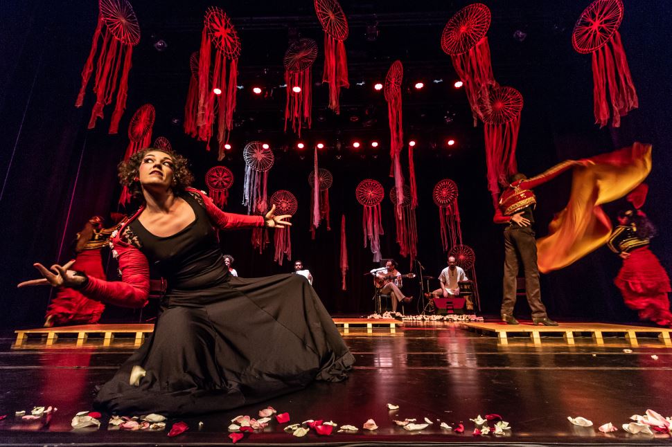 ESPETÁCULO NO SESI SÃO JOSÉ DOS CAMPOS REFLETE O CONTATO ENTRE DIFERENTES CULTURAS