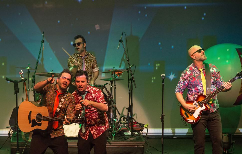 BEATLES PARA CRIANÇAS FAZ APRESENTAÇÃO NO SESI SÃO JOSÉ DOS CAMPOS