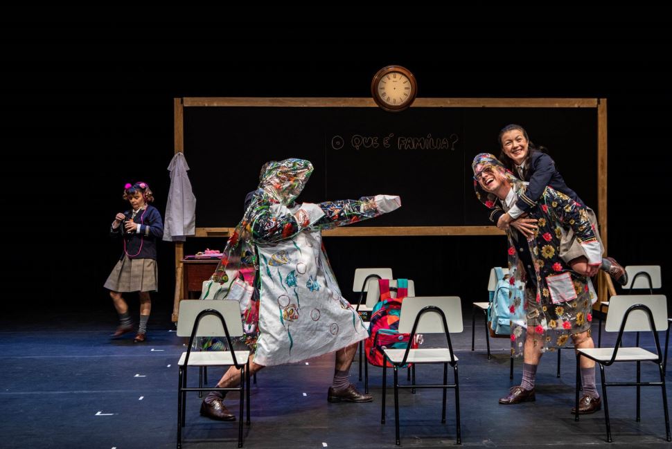 Teatro do Sesi São José dos Campos recebe peça É Tudo Família