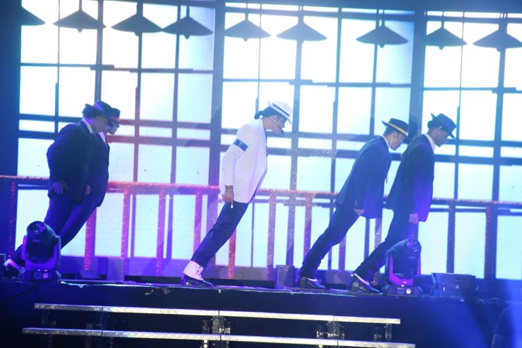 SHOW 3