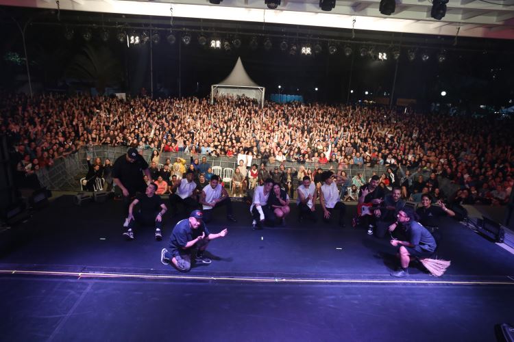 SHOW 18