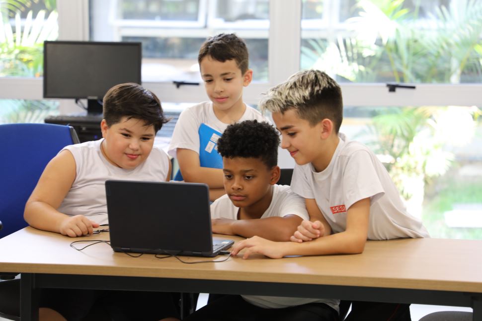 Proposta pedagógica estimula a criatividade dos alunos 
