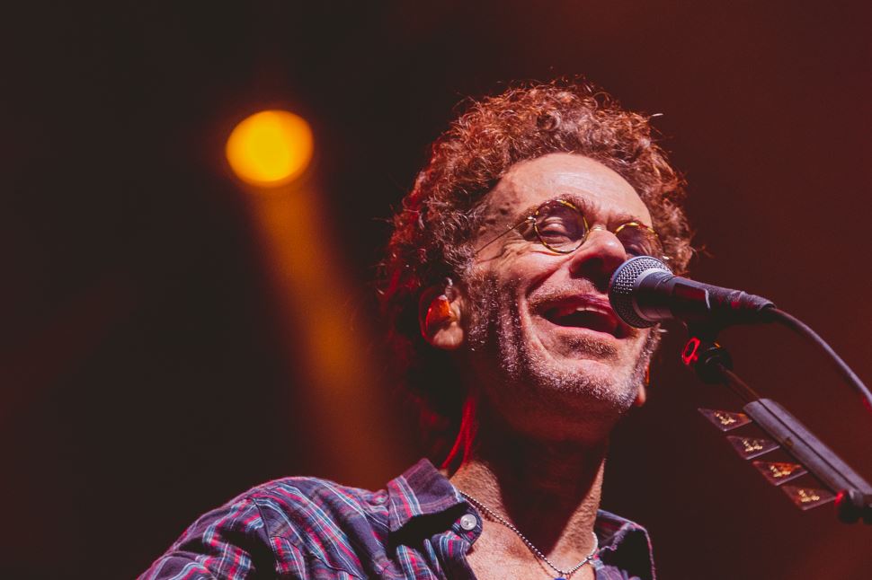Nando Reis faz show gratuito no dia 23 de maio