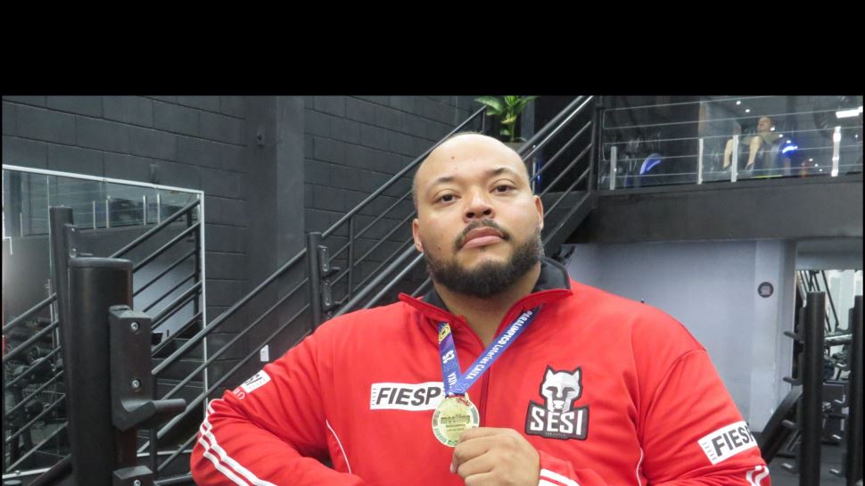 Wesley Cruz, do SESI, conquista terceira melhor marca do Brasil e mira Paralimpíadas de 2028