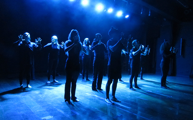 Espetáculo Portas para o tempo celebra os 30 anos do Núcleo de Artes Cênicas do SESI-SP