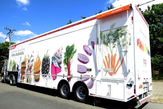 Cursos de Culinária e Nutrição serão oferecidos na Unidade Móvel de Vida Saudável do SESI em Tambaú