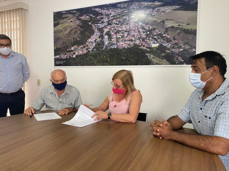 Águas da Prata assina convênio para implantação do Sistema Sesi-SP de Ensino