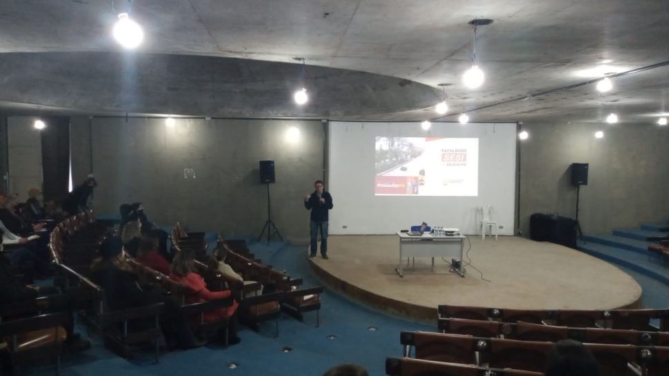 Diretor da Faculdade Sesi-SP de Educação encerra Semana de Formação Docente