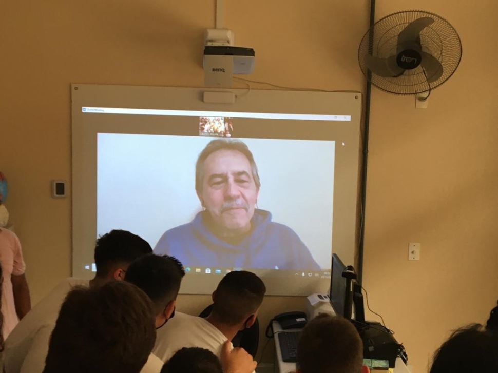 Técnico da seleção de vôlei feminino da Colômbia participa de live