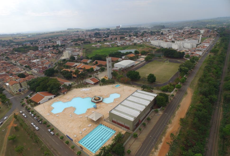 Balneário (piscinas) em reforma
