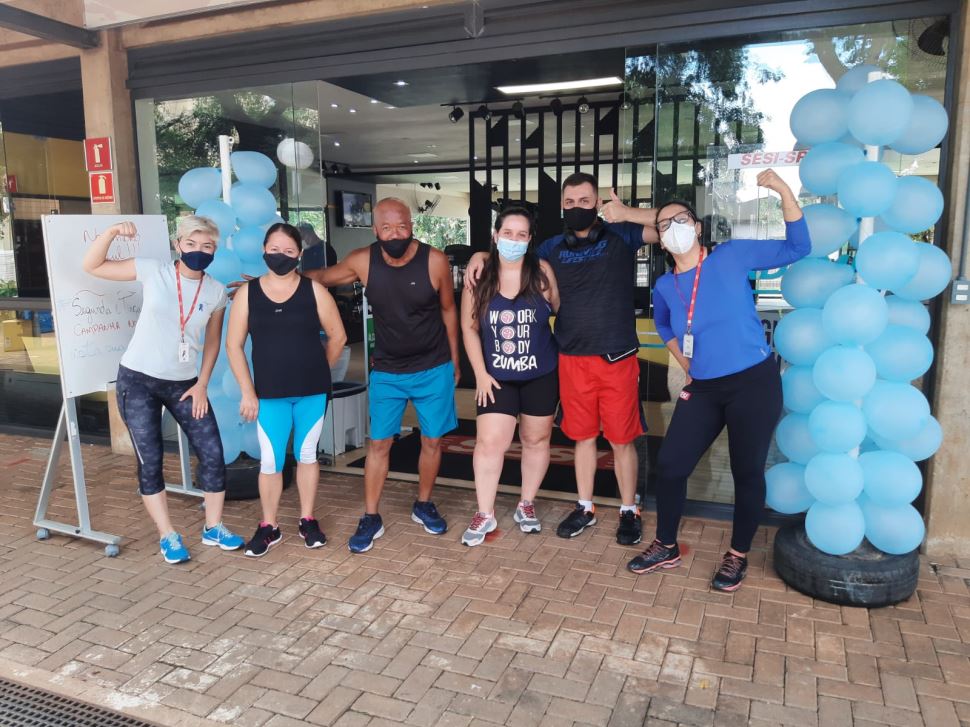 Alunos chamam atenção para o Novembro Azul 