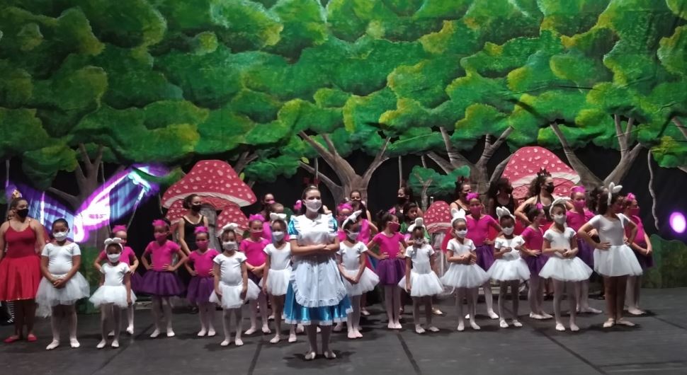 "Alice no País das Maravilhas" é tema de festival