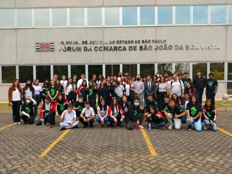 Estudantes do 9º ano do Sesi São João da Boa Vista visitam Fórum 