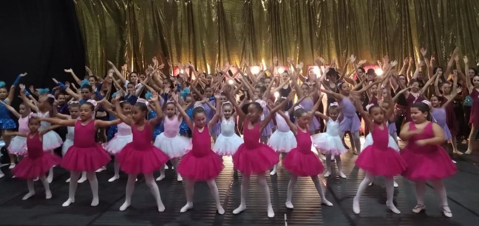 Alunos do Núcleo de Dança do Sesi Mogi Guaçu apresentam festival