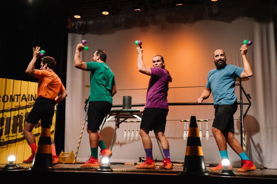 Container Circus: espetáculo circense gratuito no CAT Sesi Mogi Guaçu