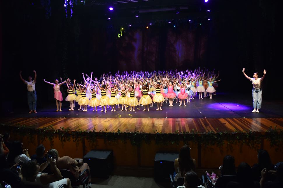 Núcleo de Dança emociona público com o espetáculo “As Quatro Estações” 