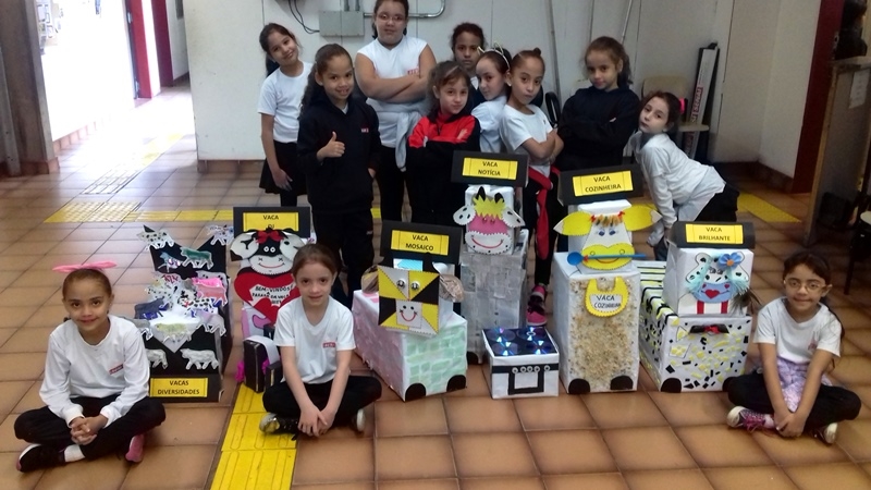 Alunos do  2º ano promovem exposição artística