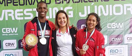 Atletas conquistam medalhas no Campeonato Brasileiro de Wrestling Junior