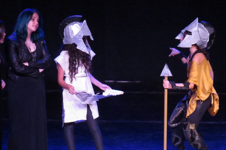 NAC 12-15 2018 Dormindo de Touca