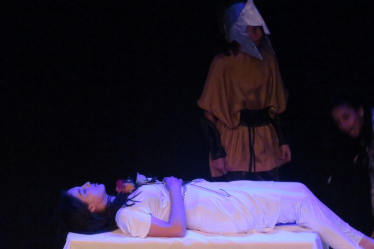 NAC 12-15 2018 Dormindo de Touca