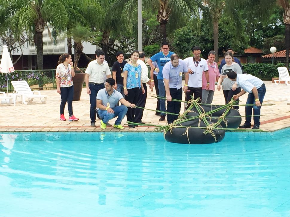 Equipes de gestores dos Correios participam de treinamento corporativo no SESI Ourinhos