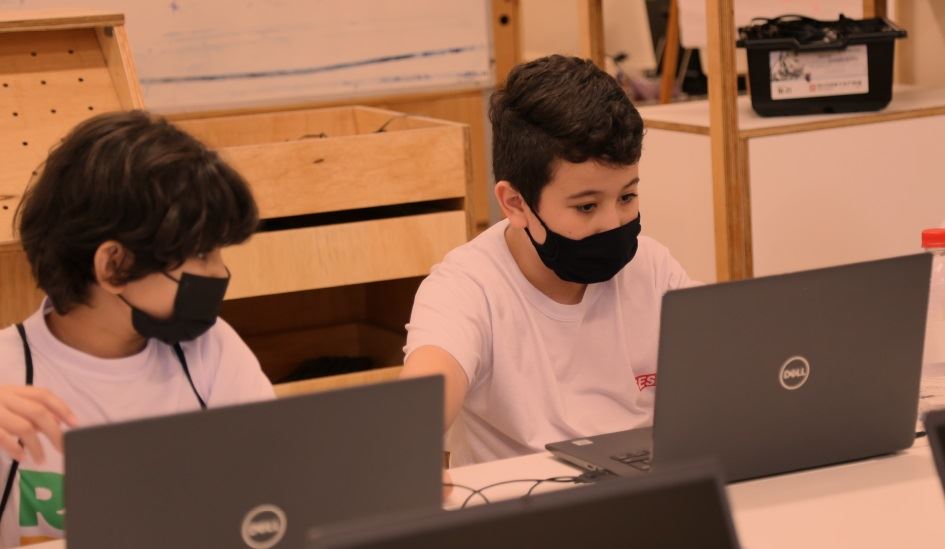 SESI Ourinhos e Santa Cruz do Rio Pardo abrem novas turmas do curso gratuito de robótica para crianças e adolescentes
