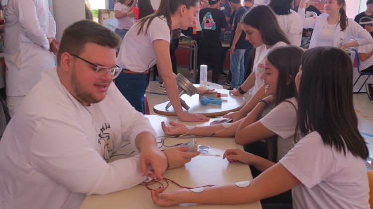 3 feira de profissões sesi assis                        