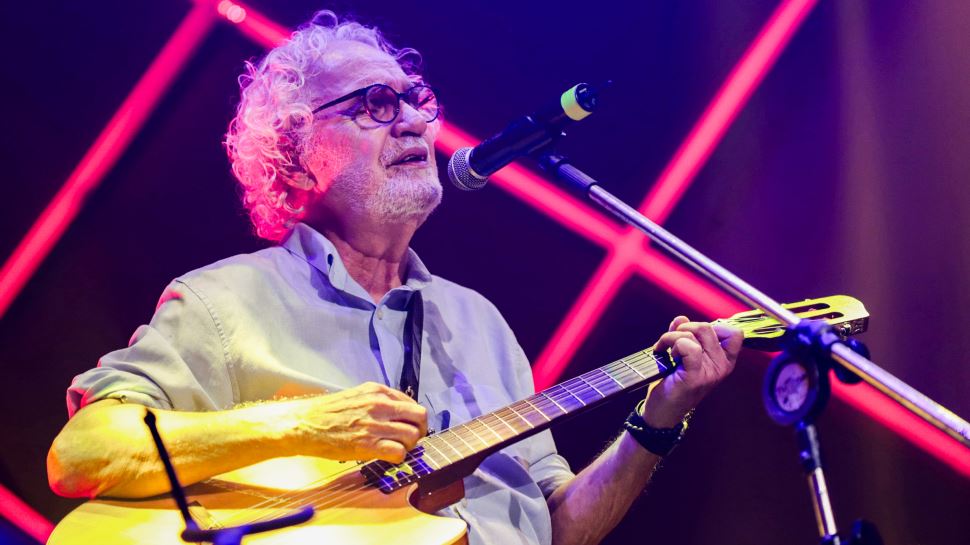 SESI Ourinhos terá show gratuito com Renato Teixeira