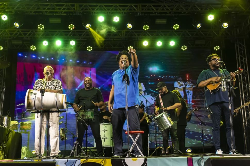 Com muita alegria e recorde de público o grupo Fundo de Quintal fez show histórico no SESI Ourinhos