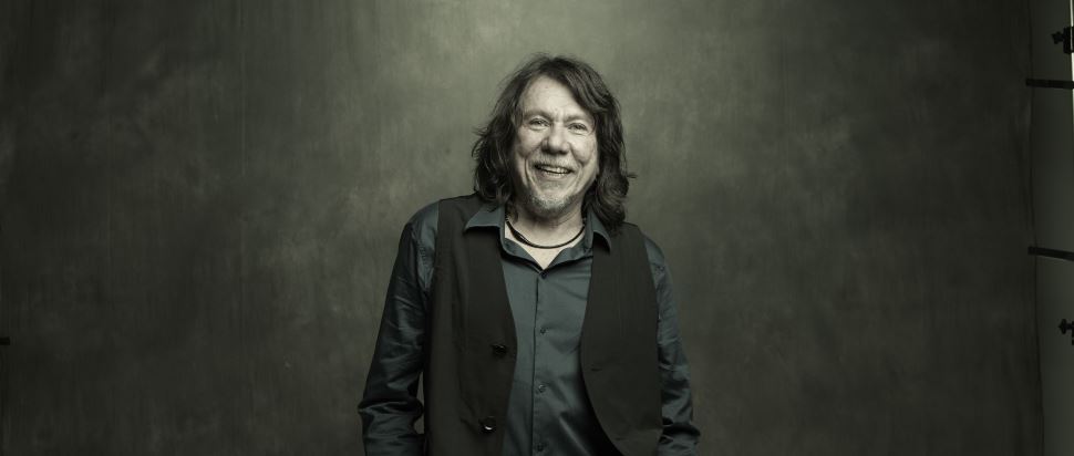 Lenine se apresenta no SESI Ourinhos dia 14/08; saiba como reservar o ingresso