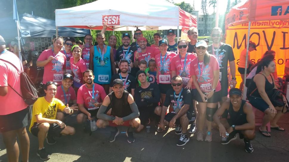 GRUPO DE CORRIDA DO SESI PIRACICABA PARTICIPA DA CORRIDA ARRASO HALF MARATHON