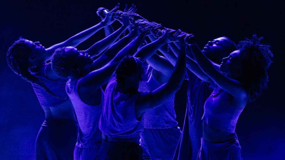 Sesi Piracicaba recebe espetáculo de dança e oficina gratuitos que refletem sobre vida, morte e ancestralidade