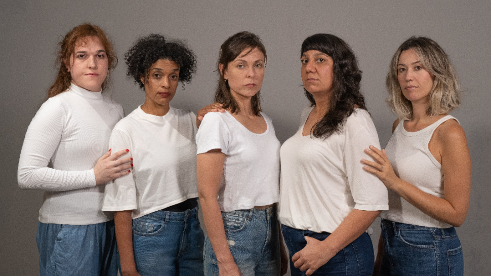 SESI Piracicaba recebe espetáculo “Dois Dedos, Parágrafo!” e oficina sobre teatro documental 