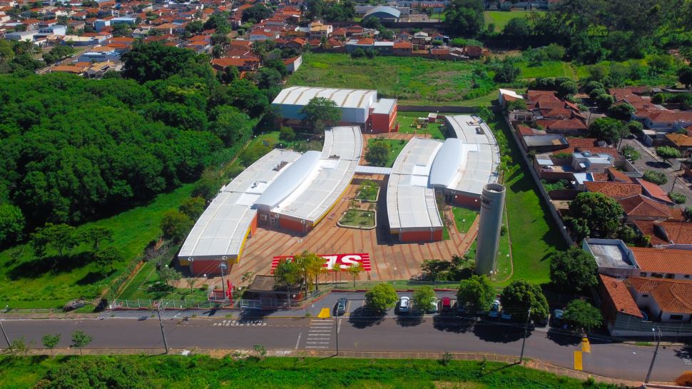 Escola Sesi de Santo Anastácio abre vagas de estágio em Pedagogia e Letras