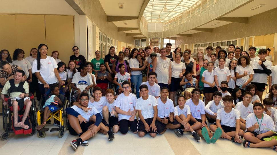 Projeto Manhã do amigo: estudantes da Escola Sesi de Epitácio recebem alunos da APAE